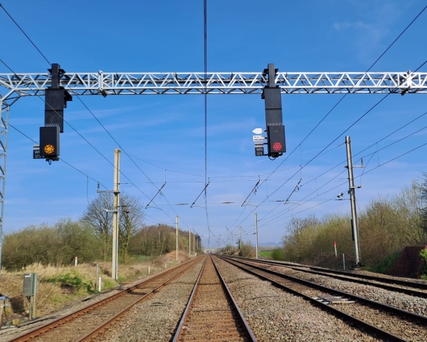 Signalling gantry installation at Warrington March 2024